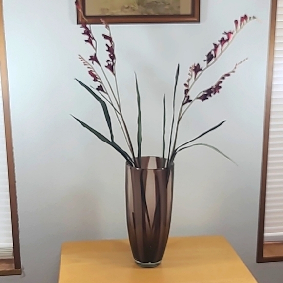 HAND-BLOWN glass vase - Picture 6 of 7